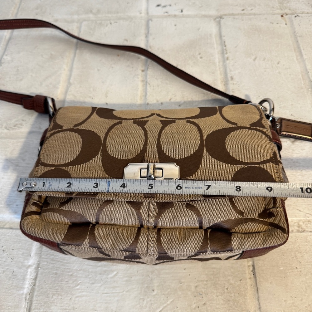 Coach Chelsea Signature Flap #F17798 - Picture 11 of 13
